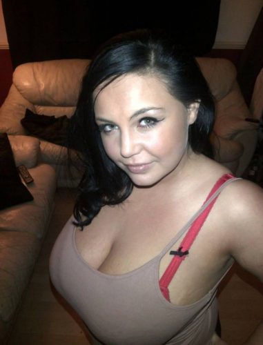 Altunizade Olgun Bakımlı Esmer Escort Bayan Esen